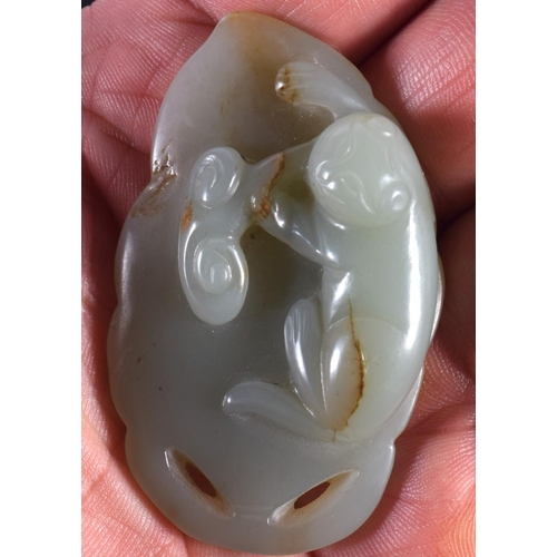 1512 - A GROUP OF FOUR 19TH/20TH CENTURY CHINESE CARVED JADE LEAVES together with a jade belt hook & jade g... 