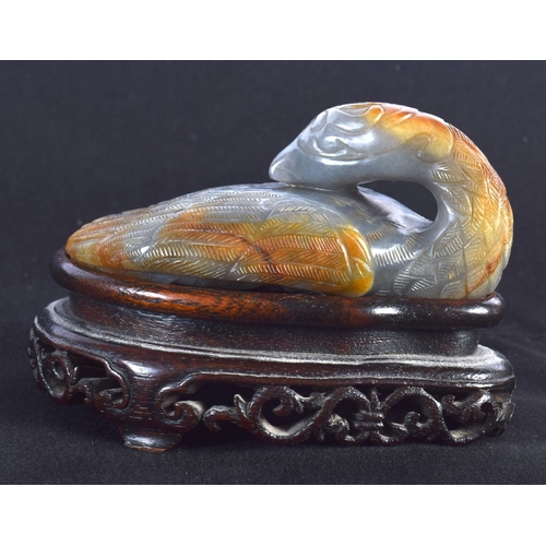 1520 - A FINE AND RARE 17TH CENTURY CHINESE CARVED MUTTON JADE GOOSE FORM SCHOLARS SCROLL WEIGHT Late Ming/... 