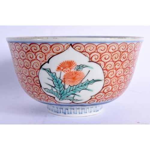 1541 - AN 18TH/19TH CENTURY JAPANESE EDO PERIOD IMARI BOWL painted with flowers. 11 cm diameter.