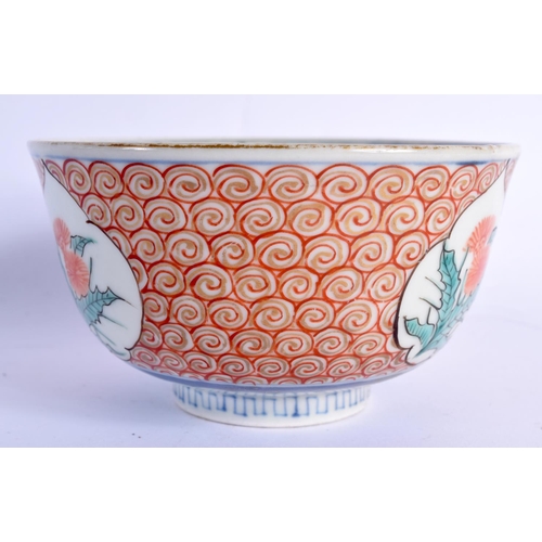 1541 - AN 18TH/19TH CENTURY JAPANESE EDO PERIOD IMARI BOWL painted with flowers. 11 cm diameter.