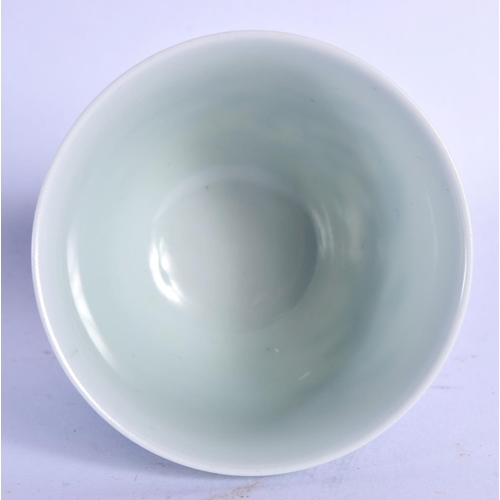 1543 - A CHINESE QING DYNASTY BLUE AND WHITE PORCELAIN TEABOWL bearing Chenghua marks to base. 6 cm wide.