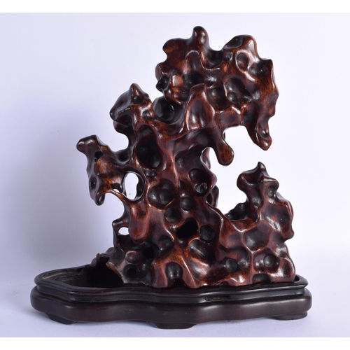 1558 - AN UNUSUAL EARLY 20TH CENTURY CHINESE CARVED WOOD SCHOLARS SCULPTURE Late Qing/Republic, possibly ag... 