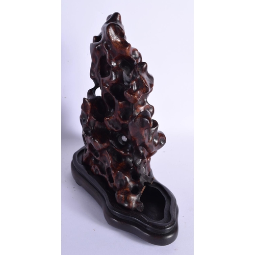 1558 - AN UNUSUAL EARLY 20TH CENTURY CHINESE CARVED WOOD SCHOLARS SCULPTURE Late Qing/Republic, possibly ag... 