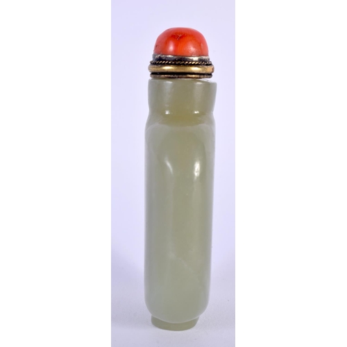 1613 - A 19TH CENTURY CHINESE CARVED GREEN JADE SNUFF BOTTLE AND STOPPER Qing. 9 cm x 5.5 cm.