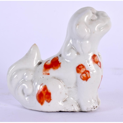 1660 - AN 18TH/19TH CENTURY JAPANESE EDO PERIOD BLANC DE CHINE BUDDHISTIC DOG painted with red foliage. 5.5... 