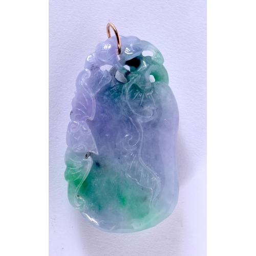 1718 - AN EARLY 20TH CENTURY CHINESE CARVED LAVENDER JADEITE GOLD PENDANT Late Qing/Republic. 75.5 grams. 7... 