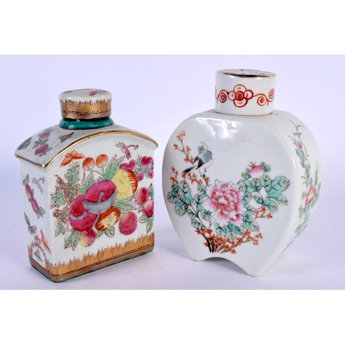 1731 - TWO CHINESE PORCELAIN TEA CANISTERS AND COVERS 20th Century. Largest 15 cm x 9 cm. (2)