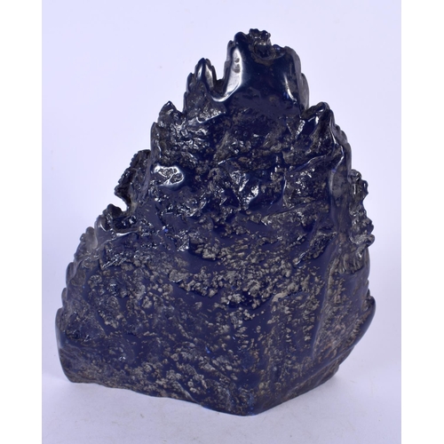 1752 - A CHINESE CARVED LAPIS LAZULI TYPE MOUNTAIN BOULDER 20th Century. 21 cm x 14 cm.