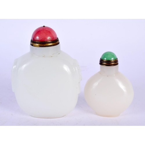 1777 - A SMALL EARLY 20TH CENTURY CHINESE CARVED WHITE JADE SNUFF BOTTLE Late Qing/Republic, together with ... 