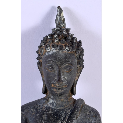 1796 - A 19TH CENTURY THAI SOUTH EAST ASIAN BRONZE FIGURE OF A BUDDHA. 30 cm high.