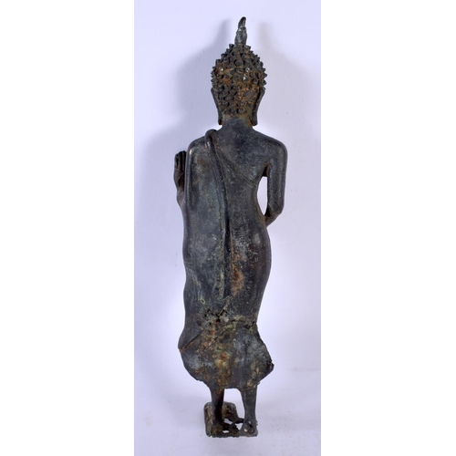 1796 - A 19TH CENTURY THAI SOUTH EAST ASIAN BRONZE FIGURE OF A BUDDHA. 30 cm high.