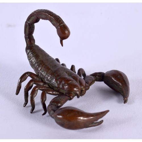 1813 - A JAPANESE BRONZE SCORPION. 37 grams. 4.75 cm x 4.5 cm.