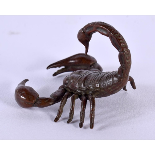 1813 - A JAPANESE BRONZE SCORPION. 37 grams. 4.75 cm x 4.5 cm.