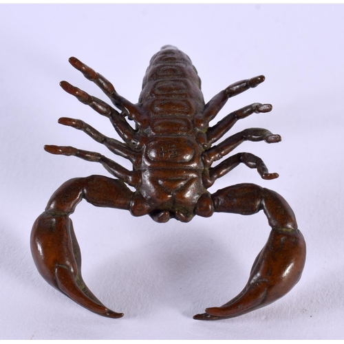 1813 - A JAPANESE BRONZE SCORPION. 37 grams. 4.75 cm x 4.5 cm.