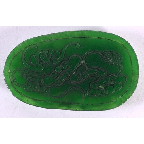 1833 - A CHINESE CARVED JADE ELEPHANT PENDANT 20th Century. 90 grams. 9.5 cm x 5.75 cm.