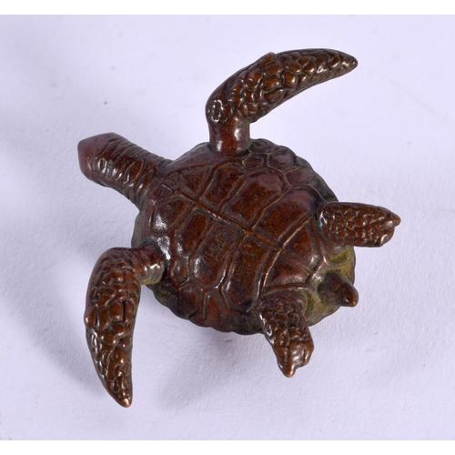 1868 - A JAPANESE BRONZE TURTLE OKIMONO. 91 grams. 5 cm x 6 cm.