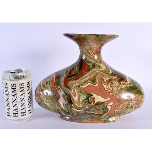 1878 - AN UNUSUAL EARLY 20TH CENTURY CHINESE MARBLEISED AGATE POTTERY VASE Late Qing/Republic, decorated wi... 