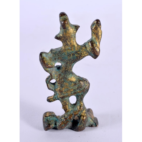 1923 - A 16TH/17TH CENTURY CHINESE BRONZE FIGURE OF A DEITY Ming/Qing, modelled in the Liao style. 7 cm x 3... 