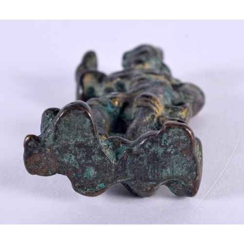 1923 - A 16TH/17TH CENTURY CHINESE BRONZE FIGURE OF A DEITY Ming/Qing, modelled in the Liao style. 7 cm x 3... 