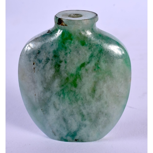 1952 - A 19TH CENTURY CHINESE CARVED JADEITE SNUFF BOTTLE Qing. 6 cm x 5 cm.