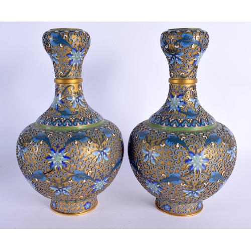 2000 - A LARGE PAIR OF EARLY 20TH CENTURY CHINESE CLOISONNE ENAMEL VASE Late Qing/Republic. 28 cm x 14 cm.