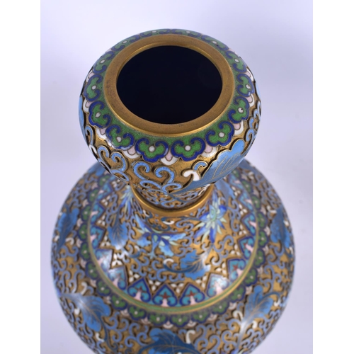 2000 - A LARGE PAIR OF EARLY 20TH CENTURY CHINESE CLOISONNE ENAMEL VASE Late Qing/Republic. 28 cm x 14 cm.