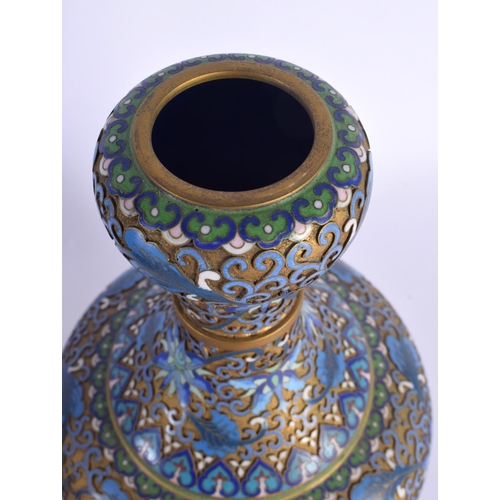 2000 - A LARGE PAIR OF EARLY 20TH CENTURY CHINESE CLOISONNE ENAMEL VASE Late Qing/Republic. 28 cm x 14 cm.