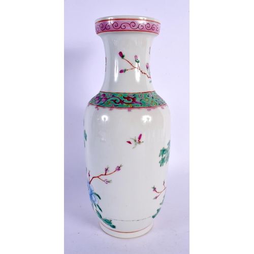 2031 - AN EARLY 20TH CENTURY CHINESE FAMILLE ROSE STRAITS VASE Late Qing/Republic. 24 cm high.