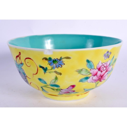 2034 - AN EARLY 20TH CENTURY CHINESE FAMILLE JAUNE PORCELAIN BOWL Late Qing/Republic. 11 cm diameter.