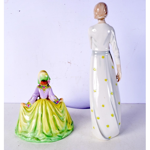 3002 - A Royal Doulton figurine 