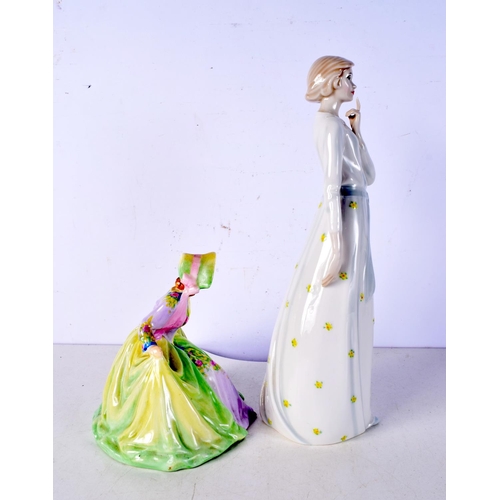 3002 - A Royal Doulton figurine 