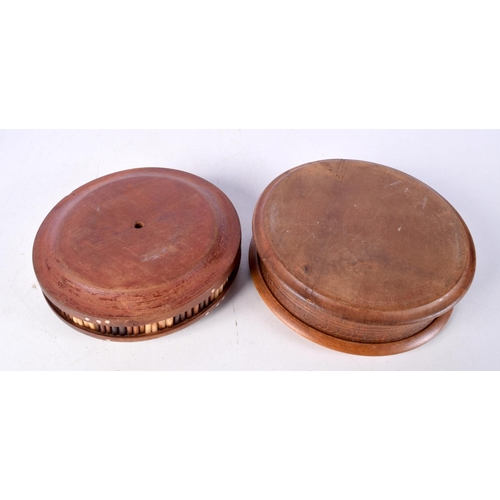 3008 - A vintage carved wood Pot pourri box together with a porcupine quill dish 5 x 16 cm (2).