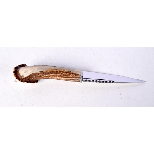 3028 - A Scottish Borders Skean Du with antler handle 20cm.