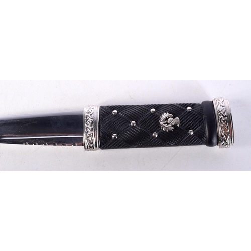 3029 - A Scottish Sgian Dubh 19cm.