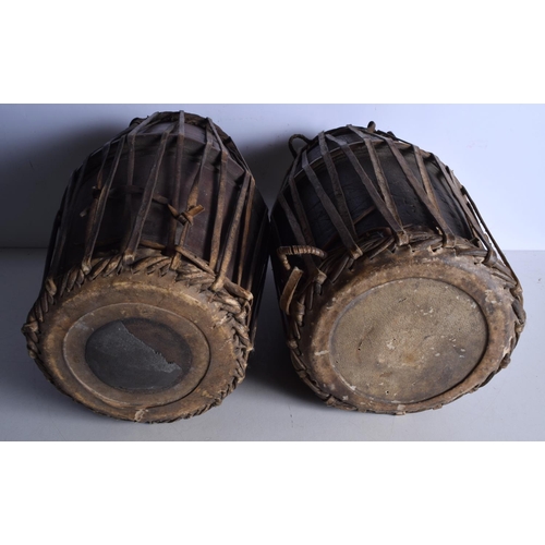 3031 - A pair of vintage Indian barrel drums 43 cm (2).