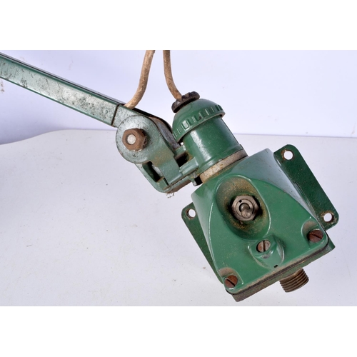 3037 - A vintage articulated machinist light