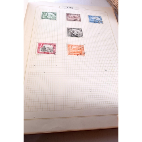 3041 - A collection of Worldwide stamps including a Penny black (Qty)