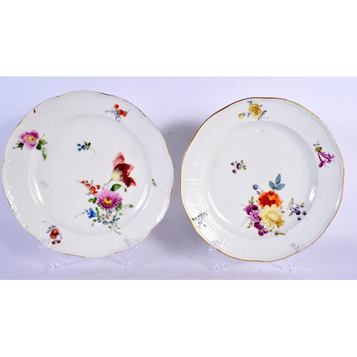 283 - A PAIR OF 18TH CENTURY MEISSEN PORCELAIN PLATES together with a tureen and cover. Largest 24 cm wide... 