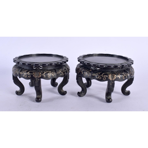 332 - A SMALL PAIR OF 19TH CENTURY JAPANESE MEIJI PERIOD BRONZE STANDS overlaid with gilt vines. 7 cm x 4.... 