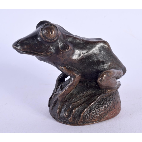 396 - Nigel Owen (20th Century) Bronze, Toad. 7 cm x 6 cm.