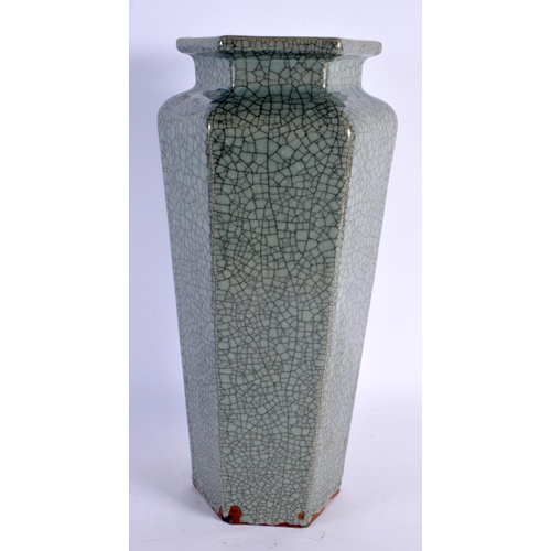 428 - A LARGE 19TH CENTURY CHINESE GE TYPE STONEWARE VASE Qing. 38 cm x 12 cm.