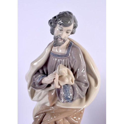 461 - A LLADRO FOUR PIECE NATIVITY PORCELAIN GROUP. Largest 30 cm high. (4)