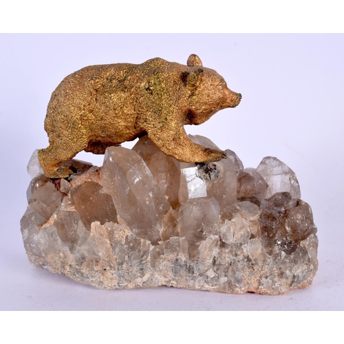 488 - A CONTINENTAL BRONZE AND CRYSTAL SCULPTURE OF A BEAR. 14 cm x 10 cm.