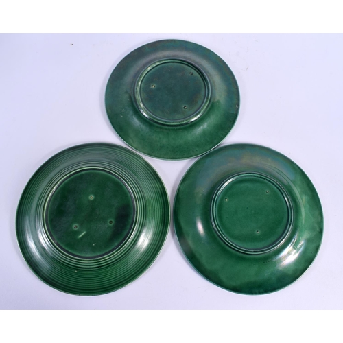 54 - A SET OF EIGHTEEN ANTIQUE GREEN GLAZED MAJOLICA CABBAGE LEAF DISHES. 22 cm diameter. (18)