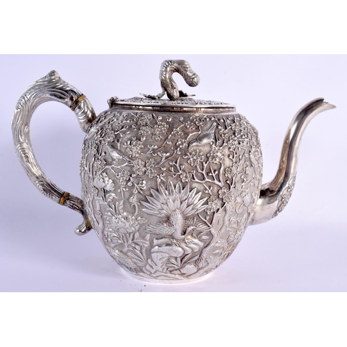 542 - AN EXCEPTIONAL 19TH CENTURY CHINESE EXPORT SILVER TEAPOT by Wang Hing, with unusual Wang Hing mark, ... 