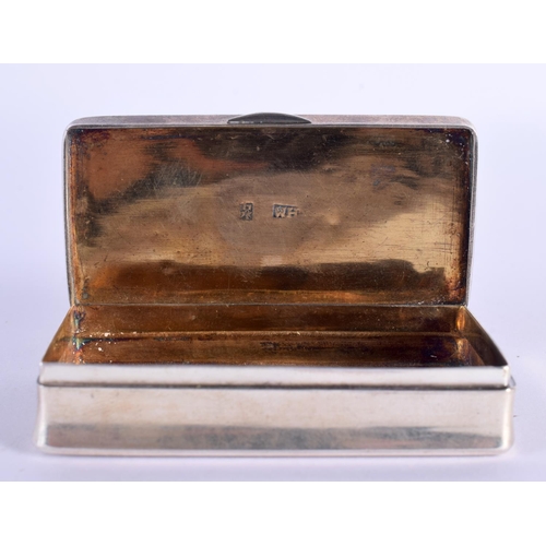 549 - A FINE 19TH CENTURY CHINESE EXPORT SILVER SNUFF BOX by Wang Hing, decorated with trees. 70 grams. 7 ... 