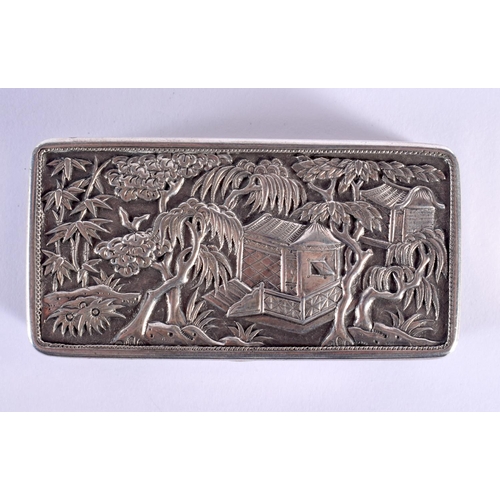 549 - A FINE 19TH CENTURY CHINESE EXPORT SILVER SNUFF BOX by Wang Hing, decorated with trees. 70 grams. 7 ... 