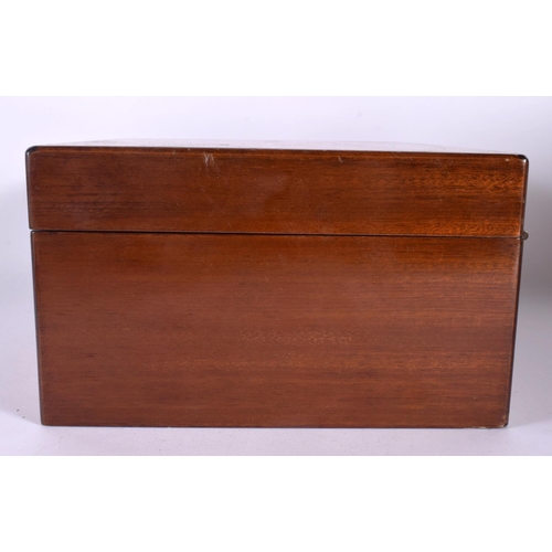 565 - A VINTAGE DUNHILL MAHOGANY CIGAR HUMIDOR together with a cigar. 24 cm x 20 cm.