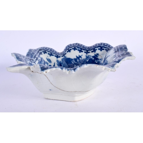 58 - AN 18TH CENTURY ENGLISH BLUE AND WHITE PICKLE DISH of larger than normal proportions. 16 cm x 14 cm.