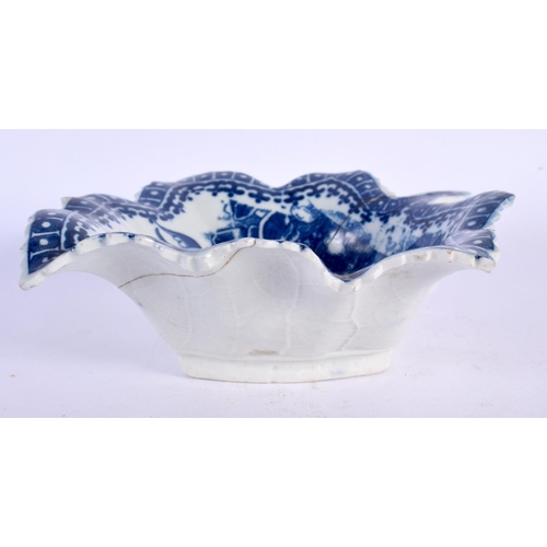 58 - AN 18TH CENTURY ENGLISH BLUE AND WHITE PICKLE DISH of larger than normal proportions. 16 cm x 14 cm.